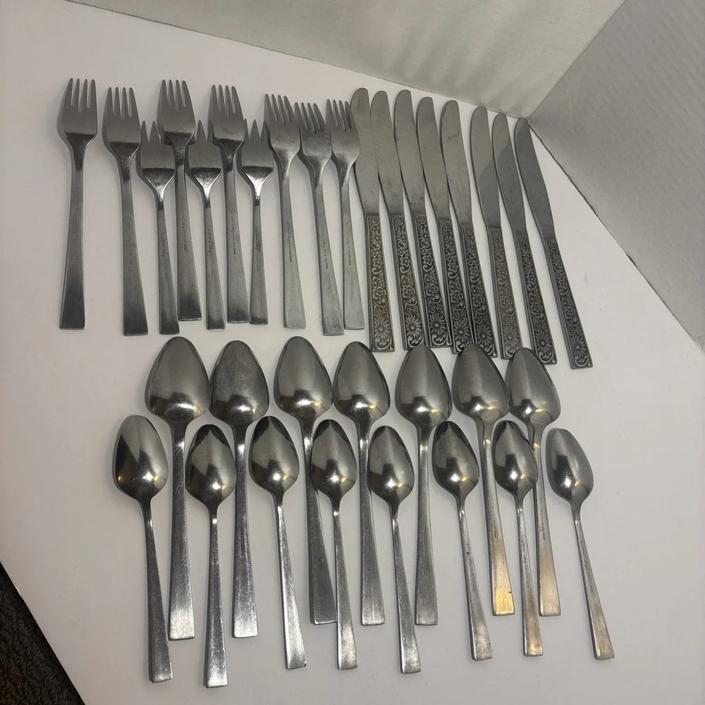Velvet Leaf Towle Supreme Cutlery Lot Of 33 Stainless Japan Floral 60s-70s MCM